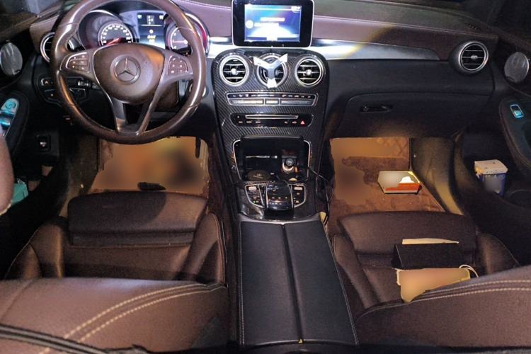 Used Mercedes-Benz GLC 2017 GLC 260 4MATIC Luxury Model Center Console