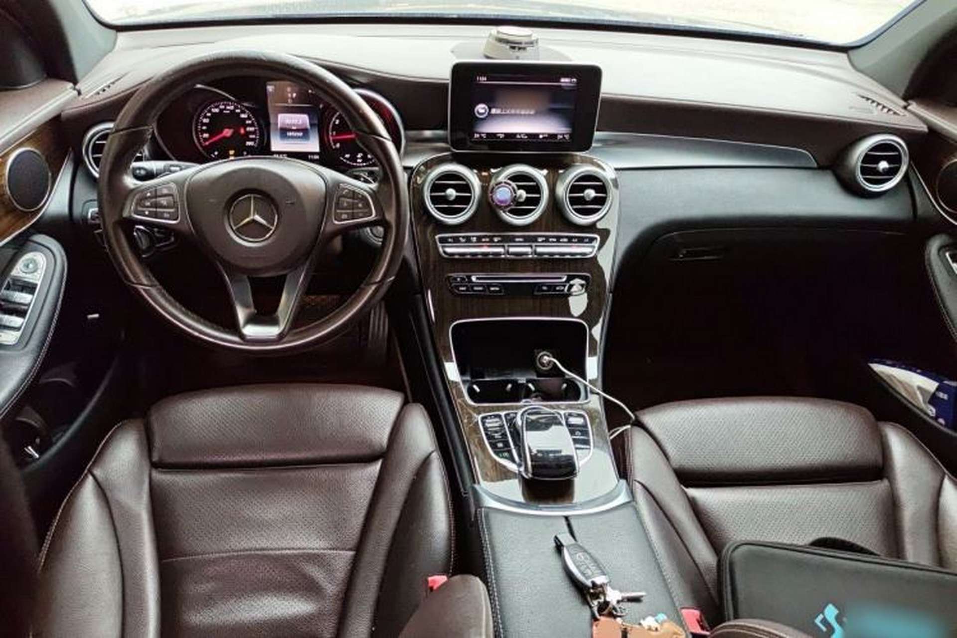 Used Mercedes-Benz GLC 2017 GLC 260 4MATIC Dynamic Edition Center Console