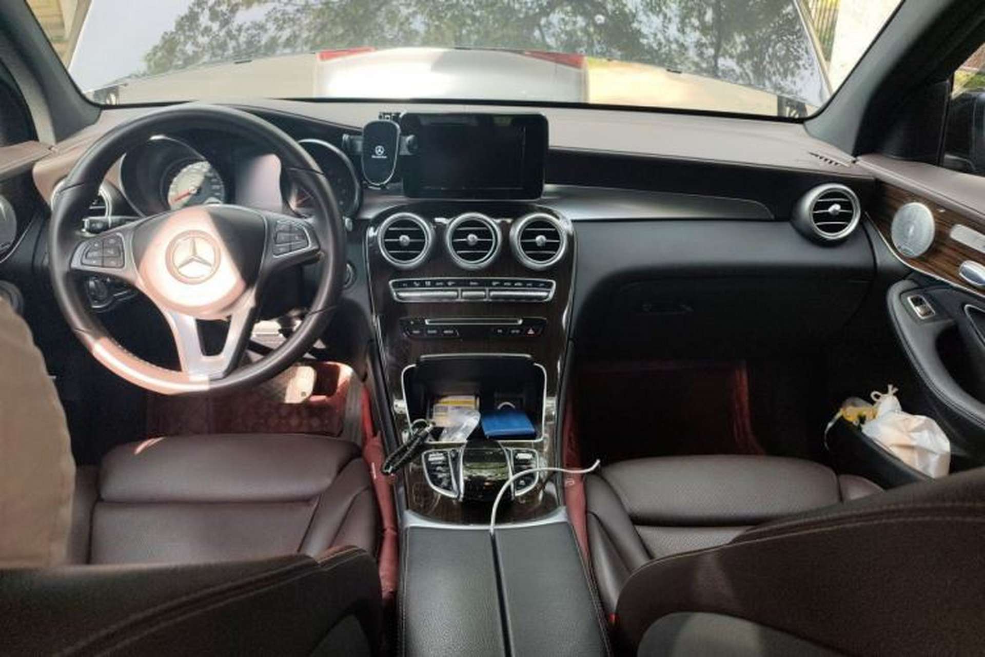 Used Mercedes-Benz GLC 2017 GLC 260 4MATIC Dynamic Edition Center Console