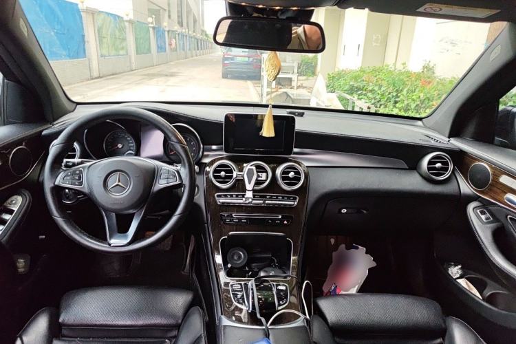 Used Mercedes-Benz GLC 2017 GLC 260 4MATIC Luxury Model Center Console