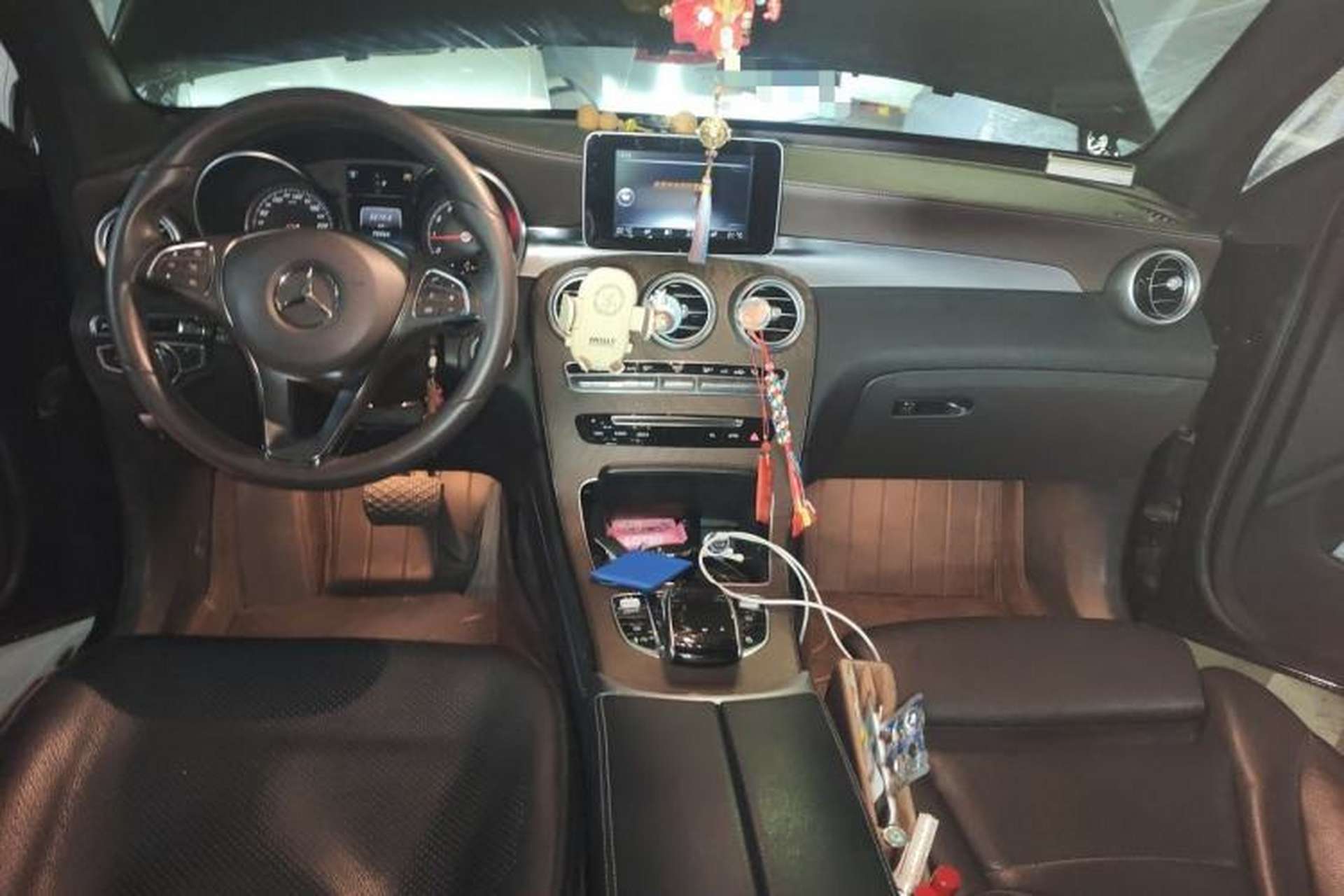 Used Mercedes-Benz GLC 2017 GLC 300 4MATIC Sport Edition Center Console