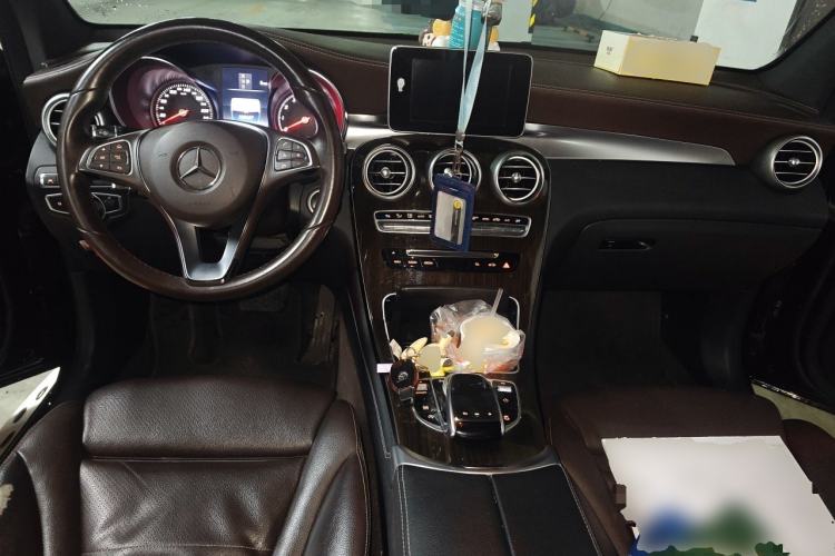 Used Mercedes-Benz GLC 2017 GLC 260 4MATIC Luxury Model Center Console