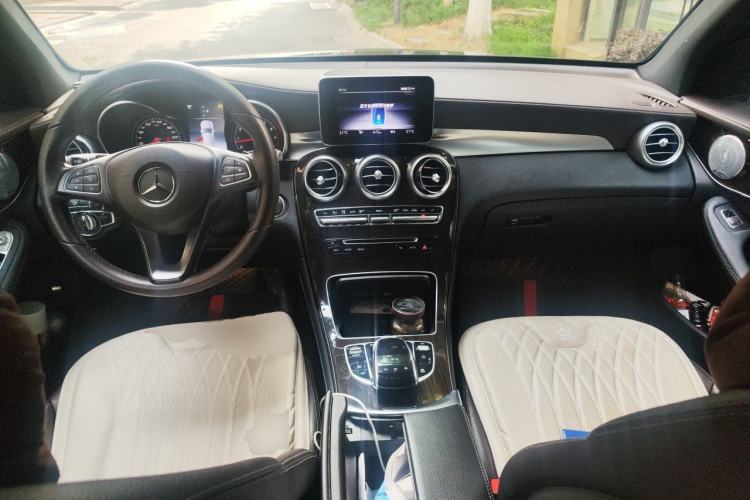 Used Mercedes-Benz GLC 2017 GLC 260 4MATIC Luxury Model Center Console