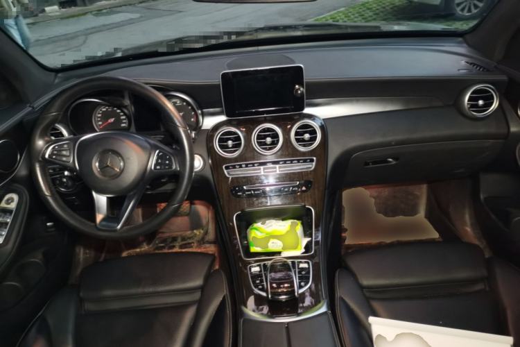 Used Mercedes-Benz GLC 2017 GLC 260 4MATIC Luxury Model Center Console