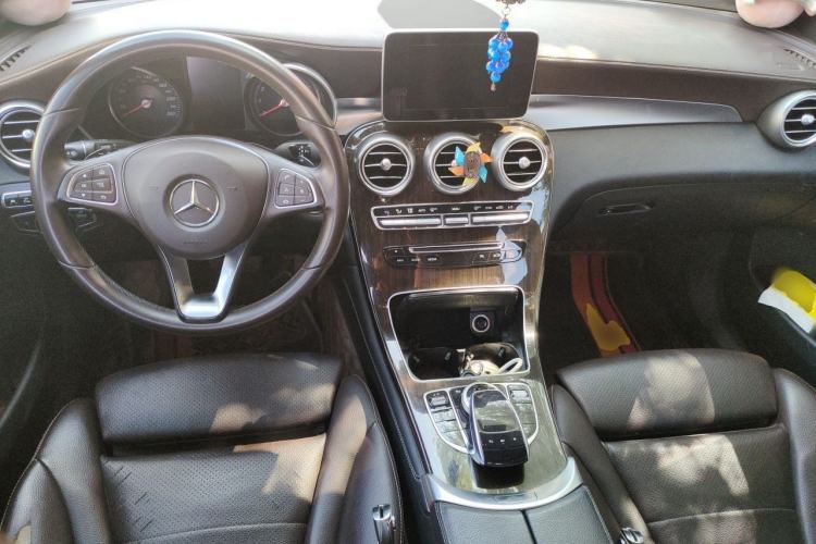 Used Mercedes-Benz GLC 2017 GLC 260 4MATIC Luxury Model Center Console