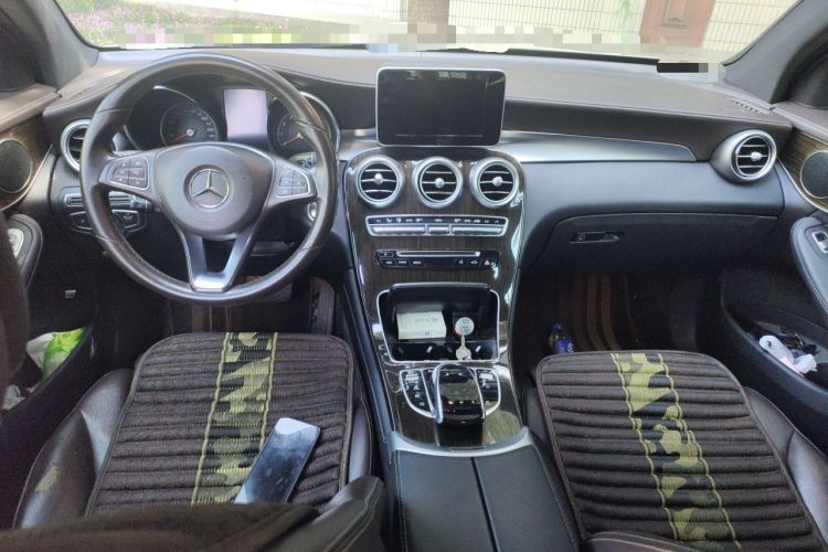 Used Mercedes-Benz GLC 2017 GLC 260 4MATIC Dynamic Edition Center Console