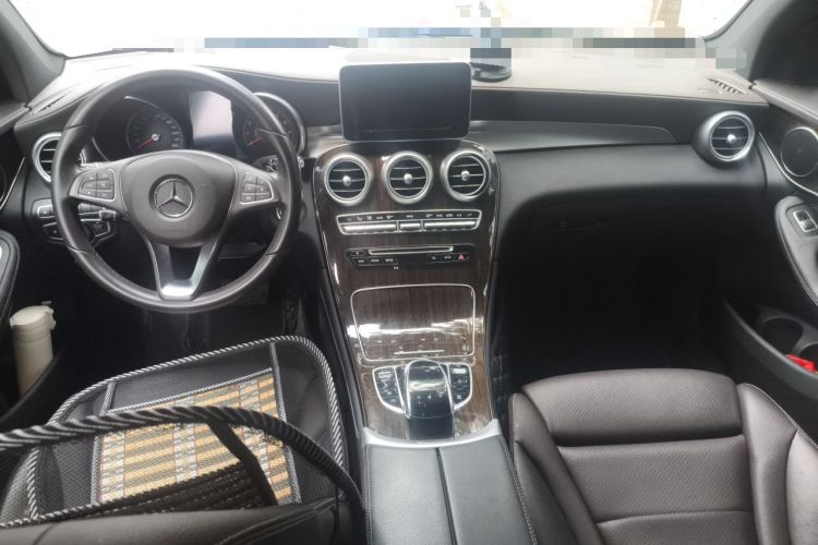 Used Mercedes-Benz GLC 2017 GLC 260 4MATIC Luxury Model Center Console