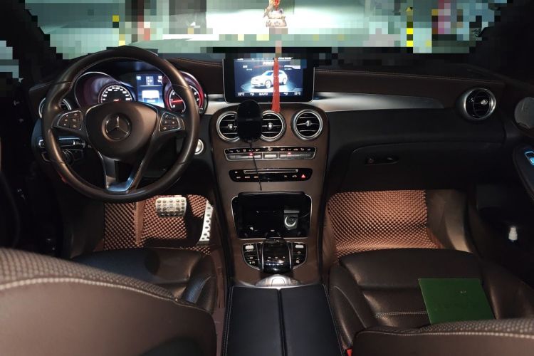 Used Mercedes-Benz GLC 2017 GLC 300 4MATIC Luxury Model Center Console