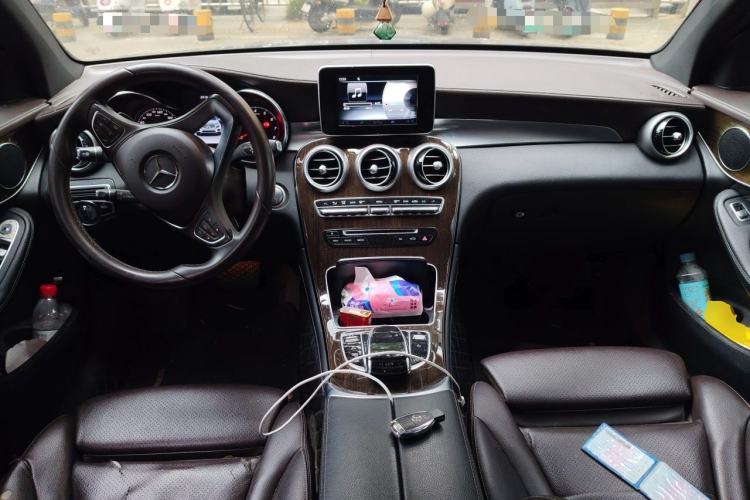 Used Mercedes-Benz GLC 2017 GLC 260 4MATIC Dynamic Edition Center Console