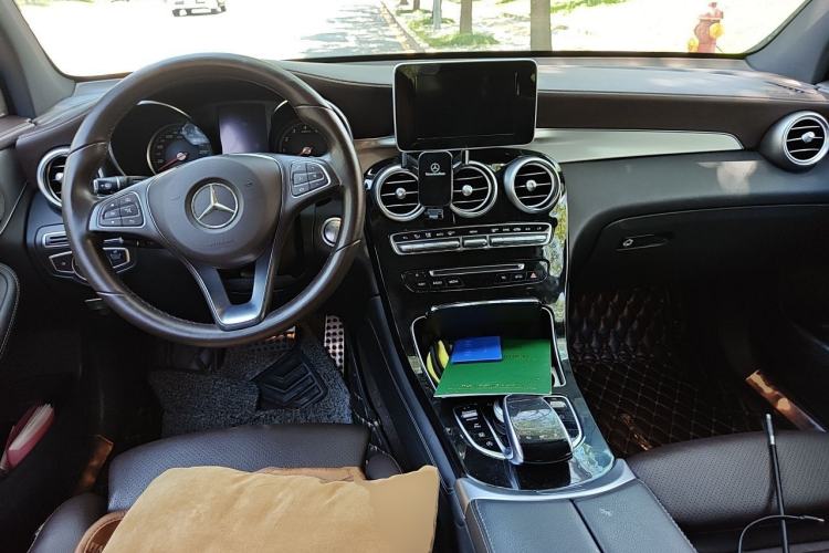 Used Mercedes-Benz GLC 2017 GLC 200 4MATIC Center Console