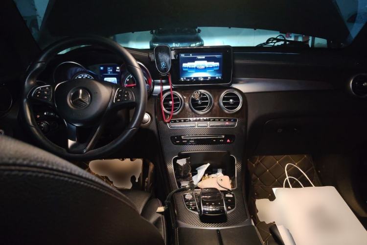 Used Mercedes-Benz GLC 2017 GLC 260 4MATIC Luxury Model Center Console