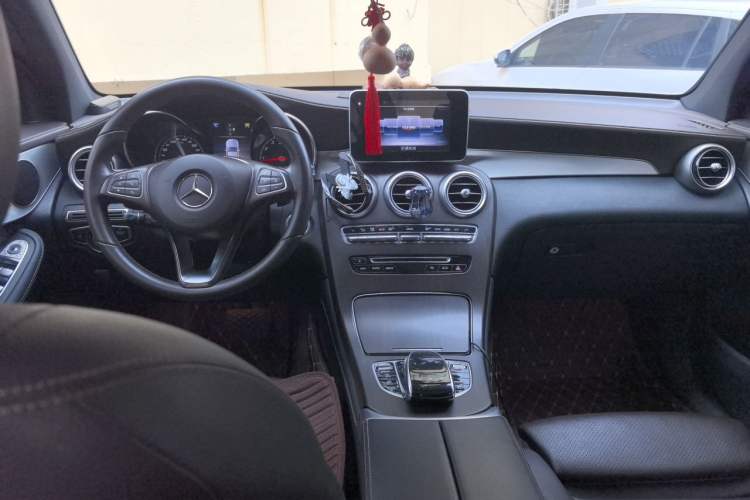 Used Mercedes-Benz GLC 2017 GLC 200 4MATIC Center Console
