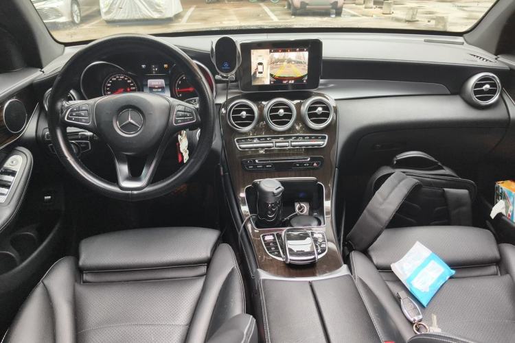 Used Mercedes-Benz GLC 2017 GLC 260 4MATIC Dynamic Edition Center Console