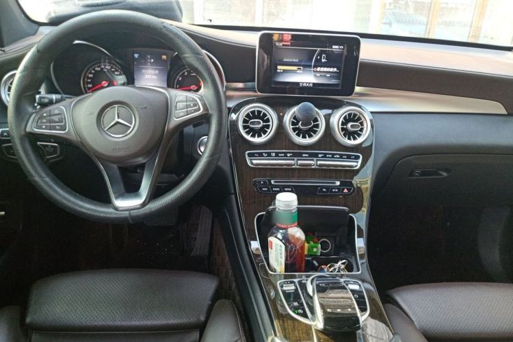 Used Mercedes-Benz GLC 2017 GLC 260 4MATIC Luxury Model Center Console