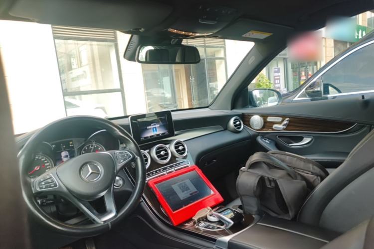Used Mercedes-Benz GLC 2017 GLC 260 4MATIC Luxury Model Center Console
