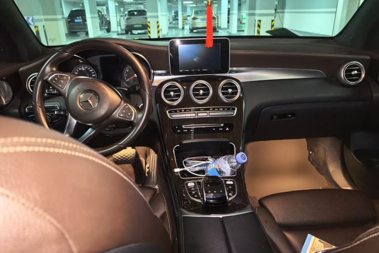 Used Mercedes-Benz GLC 2017 GLC 260 4MATIC Dynamic Edition Center Console