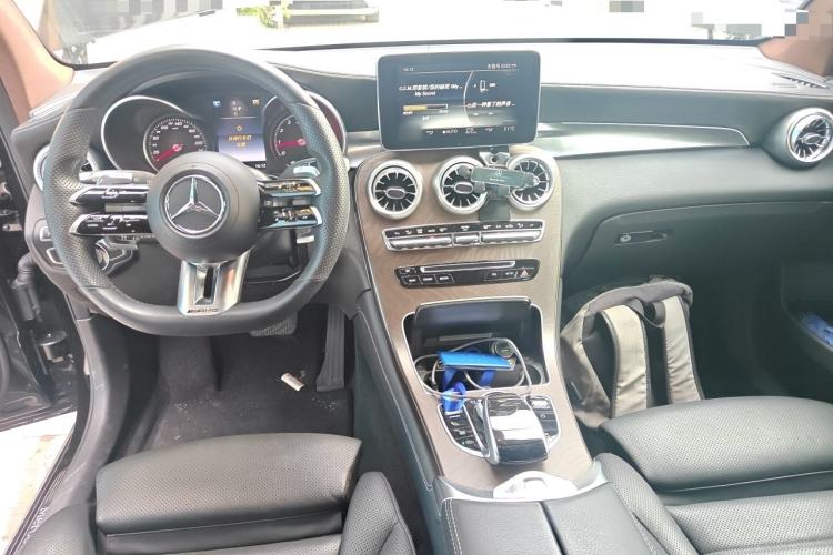 Used Mercedes-Benz GLC 2017 GLC 300 4MATIC Luxury Model Center Console