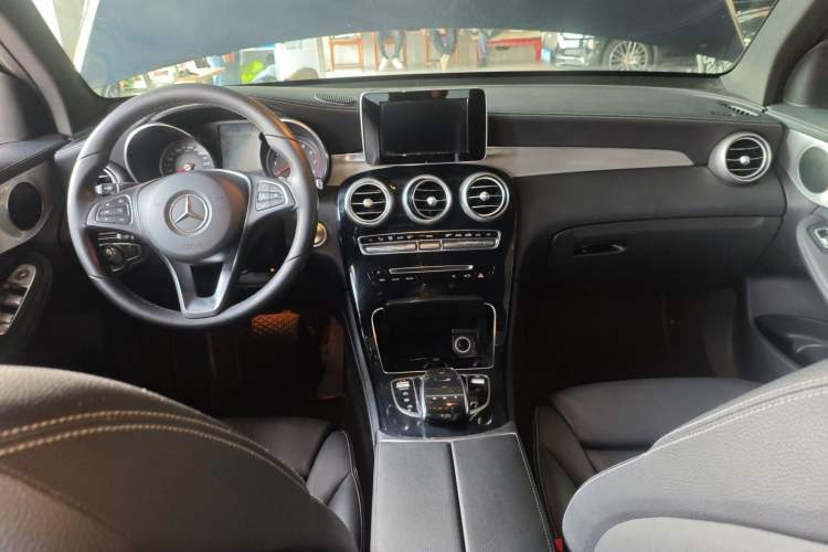 Used Mercedes-Benz GLC 2017 GLC 200 4MATIC Center Console