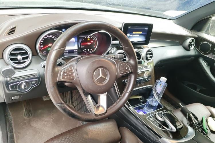 Used Mercedes-Benz GLC 2017 GLC 260 4MATIC Dynamic Edition Center Console