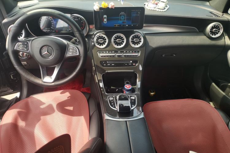 Used Mercedes-Benz GLC 2017 GLC 260 4MATIC Dynamic Edition Center Console