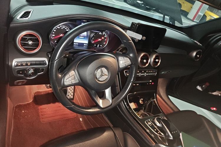Used Mercedes-Benz GLC 2017 GLC 260 4MATIC Luxury Model Center Console
