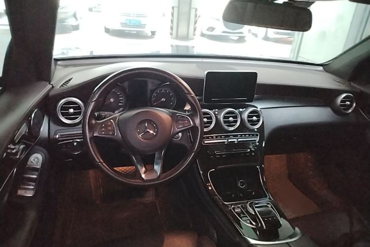 Used Mercedes-Benz GLC 2017 GLC 260 4MATIC Dynamic Edition Center Console
