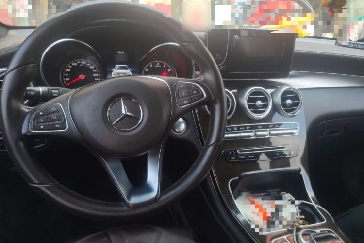 Used Mercedes-Benz GLC 2017 GLC 260 4MATIC Luxury Model Center Console