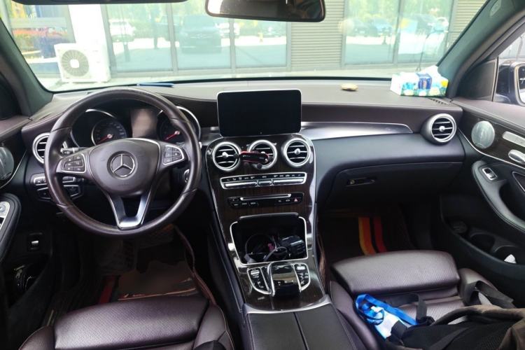 Used Mercedes-Benz GLC 2017 GLC 260 4MATIC Luxury Model Center Console