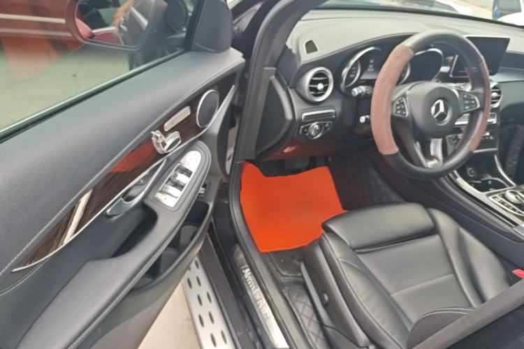 Used Mercedes-Benz GLC 2017 GLC 260 4MATIC Dynamic Edition Driver Seat