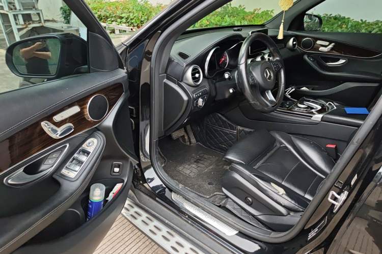 Used Mercedes-Benz GLC 2017 GLC 260 4MATIC Luxury Model Driver Seat