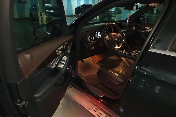 Used Mercedes-Benz GLC 2017 GLC 260 4MATIC Luxury Model Driver Seat