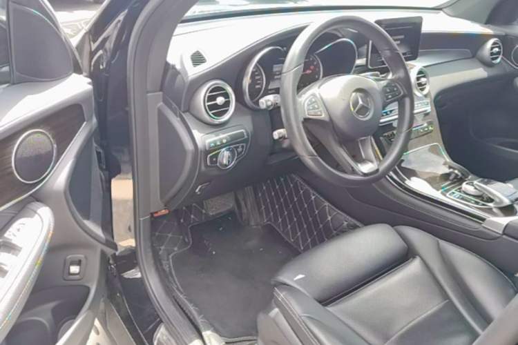 Used Mercedes-Benz GLC 2017 GLC 260 4MATIC Luxury Model Driver Seat