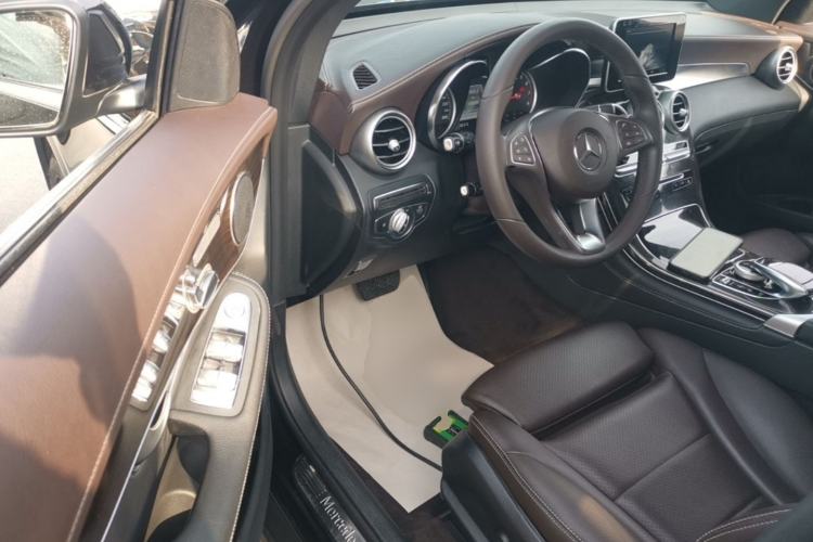 Used Mercedes-Benz GLC 2017 GLC 260 4MATIC Dynamic Edition Driver Seat