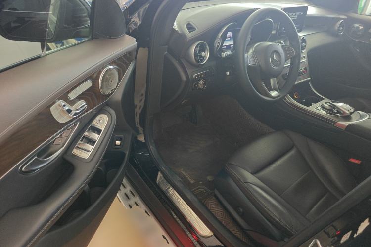 Used Mercedes-Benz GLC 2017 GLC 300 4MATIC Sport Edition Driver Seat