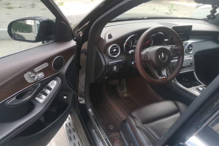 Used Mercedes-Benz GLC 2017 GLC 300 4MATIC Sport Edition Driver Seat