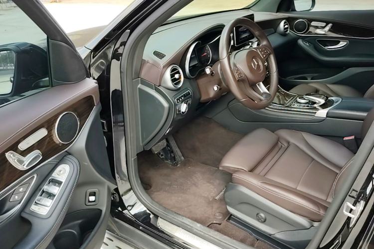 Used Mercedes-Benz GLC 2017 GLC 260 4MATIC Luxury Model Driver Seat