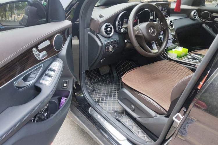 Used Mercedes-Benz GLC 2017 GLC 260 4MATIC Dynamic Edition Driver Seat