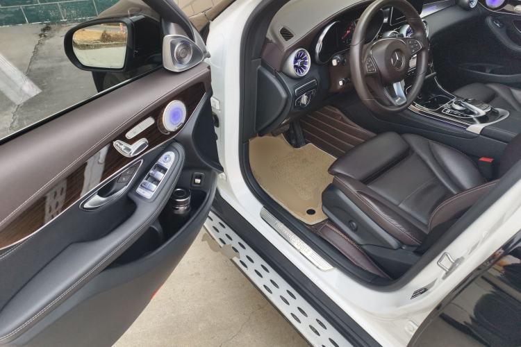 Used Mercedes-Benz GLC 2017 GLC 260 4MATIC Dynamic Edition Driver Seat