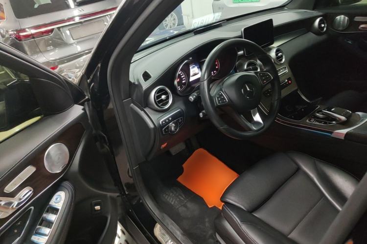 Used Mercedes-Benz GLC 2017 GLC 300 4MATIC Sport Edition Driver Seat