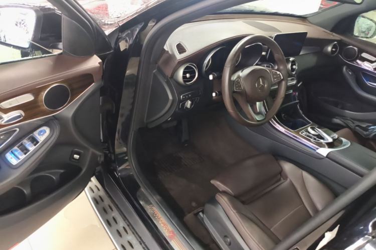 Used Mercedes-Benz GLC 2017 GLC 260 4MATIC Luxury Model Driver Seat