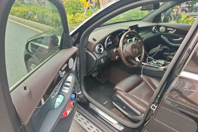 Used Mercedes-Benz GLC 2017 GLC 260 4MATIC Dynamic Edition Driver Seat