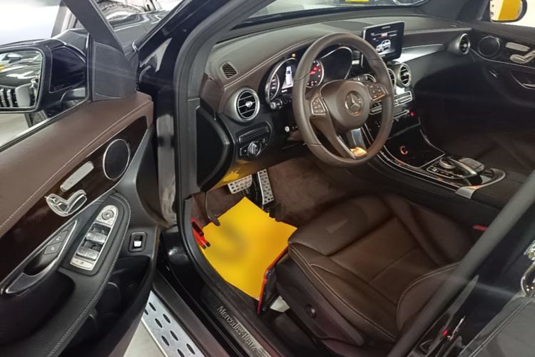 Used Mercedes-Benz GLC 2017 GLC 260 4MATIC Dynamic Edition Driver Seat