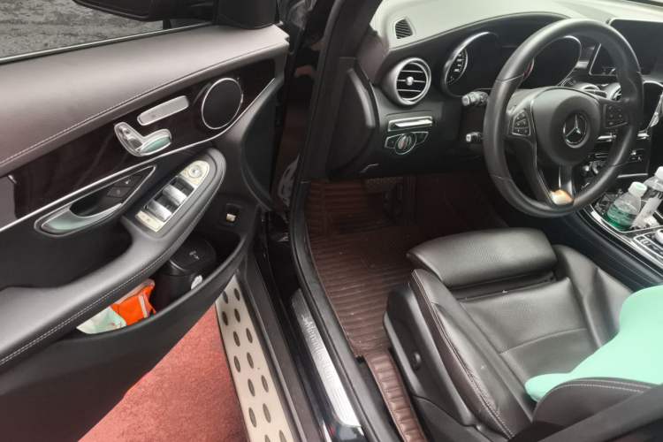 Used Mercedes-Benz GLC 2017 GLC 260 4MATIC Dynamic Edition Driver Seat