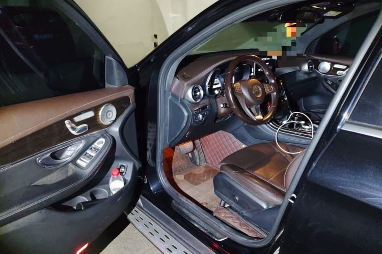 Used Mercedes-Benz GLC 2017 GLC 260 4MATIC Luxury Model Driver Seat