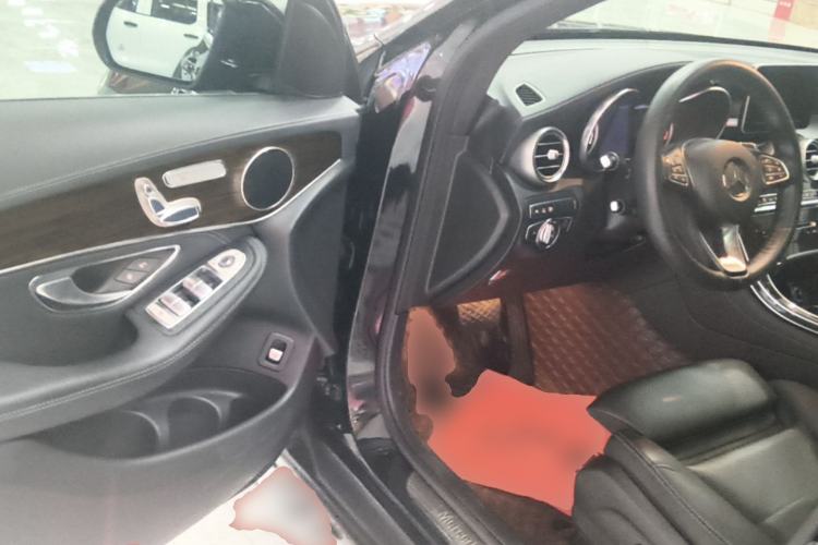Used Mercedes-Benz GLC 2017 GLC 260 4MATIC Luxury Model Driver Seat