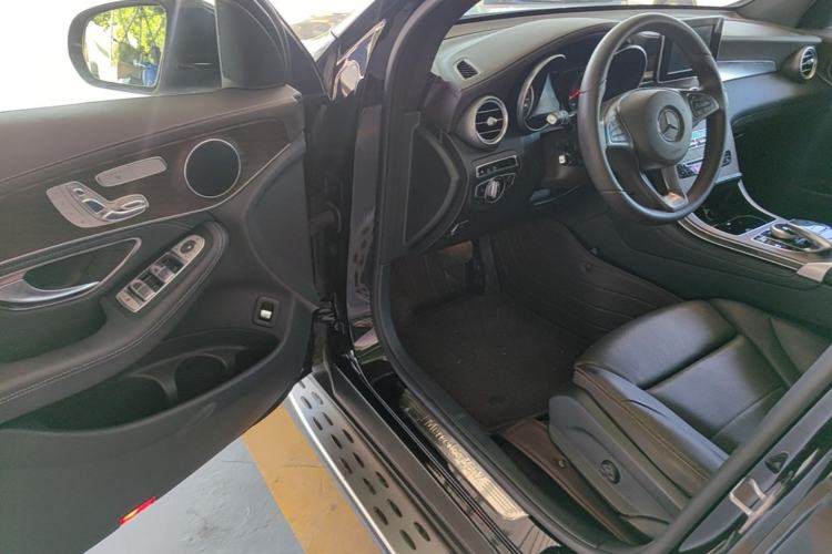 Used Mercedes-Benz GLC 2017 GLC 300 4MATIC Sport Edition Driver Seat