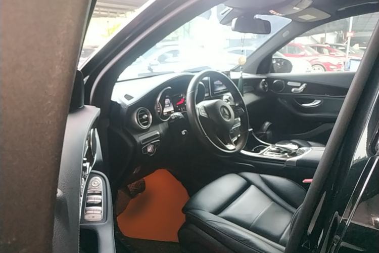 Used Mercedes-Benz GLC 2017 GLC 260 4MATIC Dynamic Edition Driver Seat