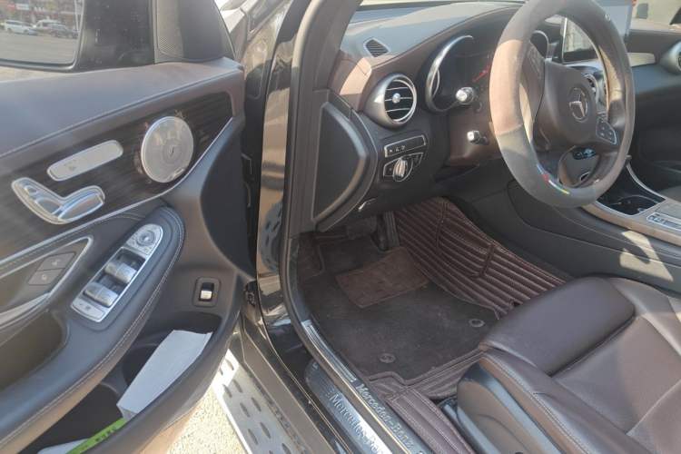 Used Mercedes-Benz GLC 2017 GLC 260 4MATIC Luxury Model Driver Seat