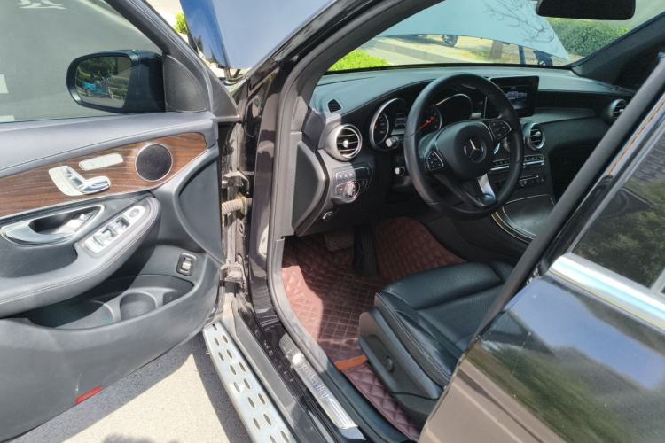 Used Mercedes-Benz GLC 2017 GLC 300 4MATIC Sport Edition Driver Seat