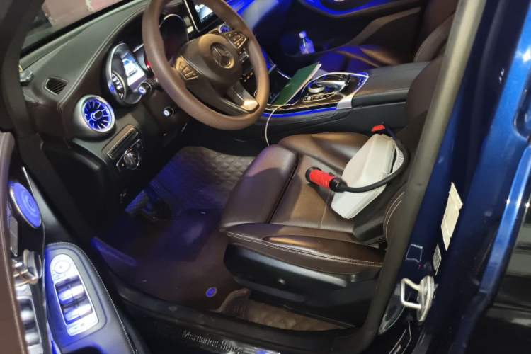 Used Mercedes-Benz GLC 2017 GLC 260 4MATIC Dynamic Edition Driver Seat
